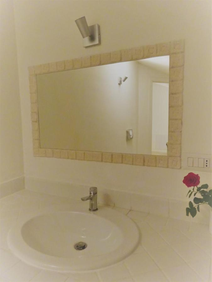 White - San Pantaleo Apartment Bagian luar foto