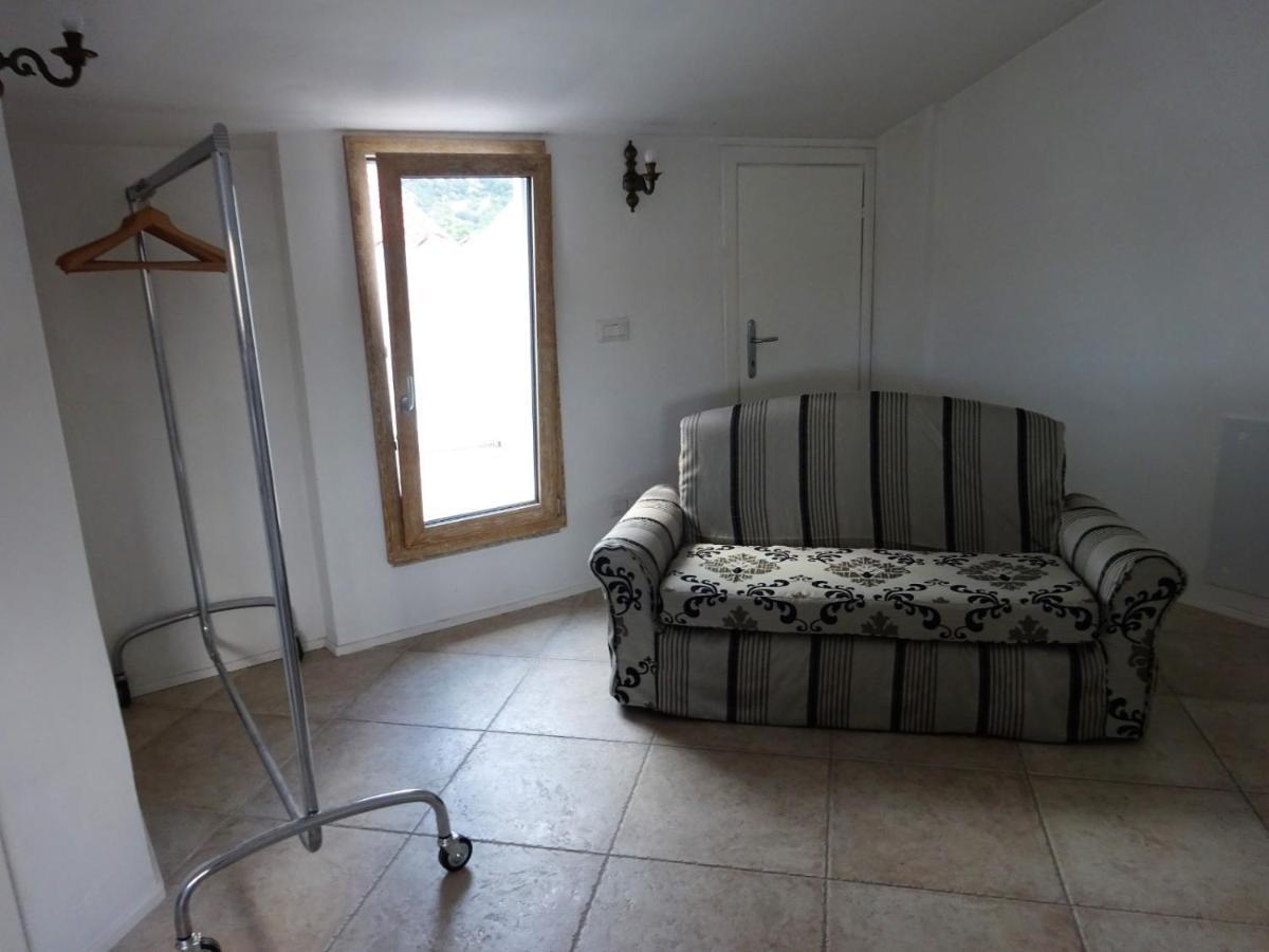 White - San Pantaleo Apartment Bagian luar foto