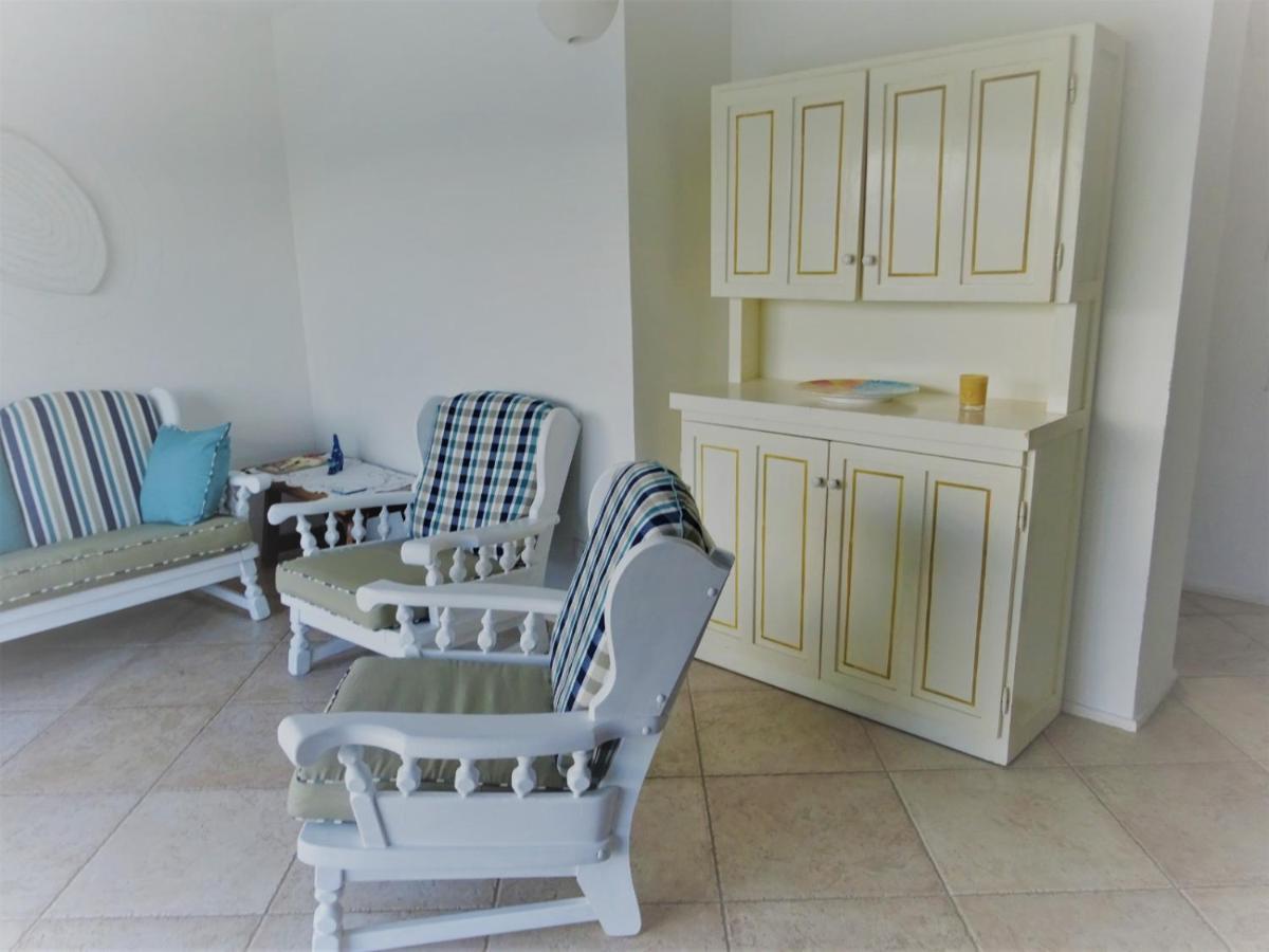 White - San Pantaleo Apartment Bagian luar foto