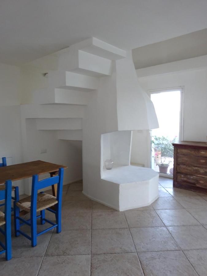 White - San Pantaleo Apartment Bagian luar foto