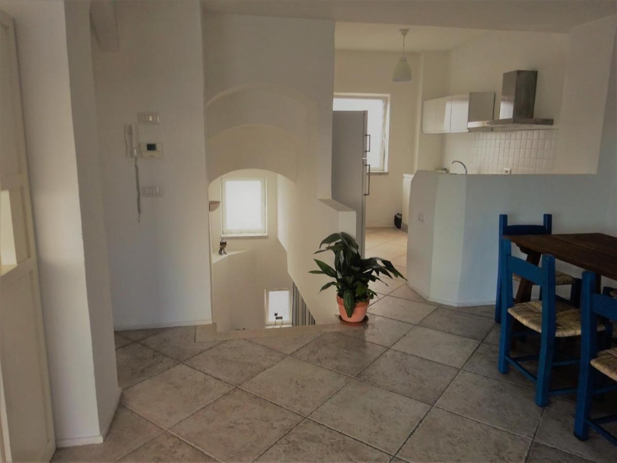 White - San Pantaleo Apartment Bagian luar foto