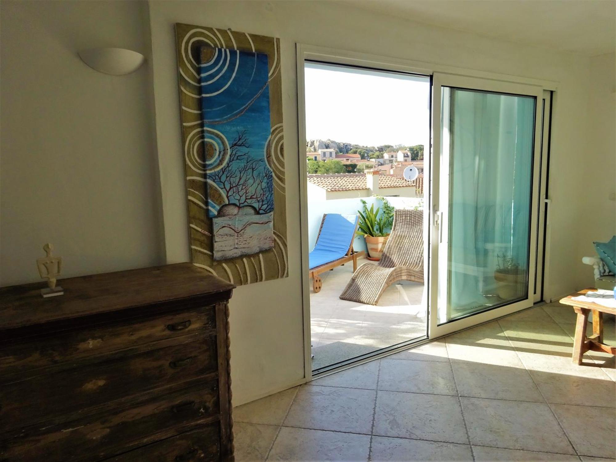 White - San Pantaleo Apartment Bagian luar foto