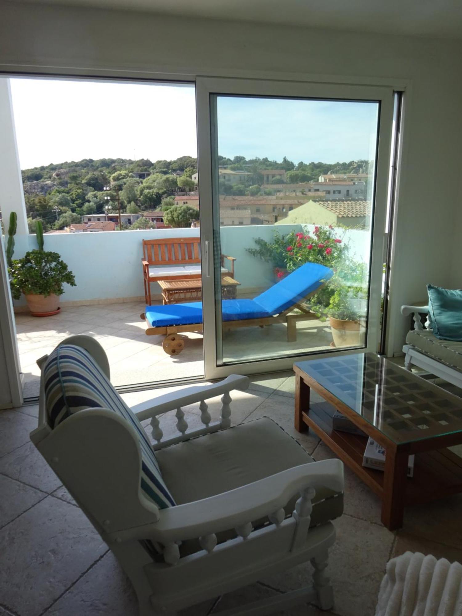 White - San Pantaleo Apartment Bagian luar foto